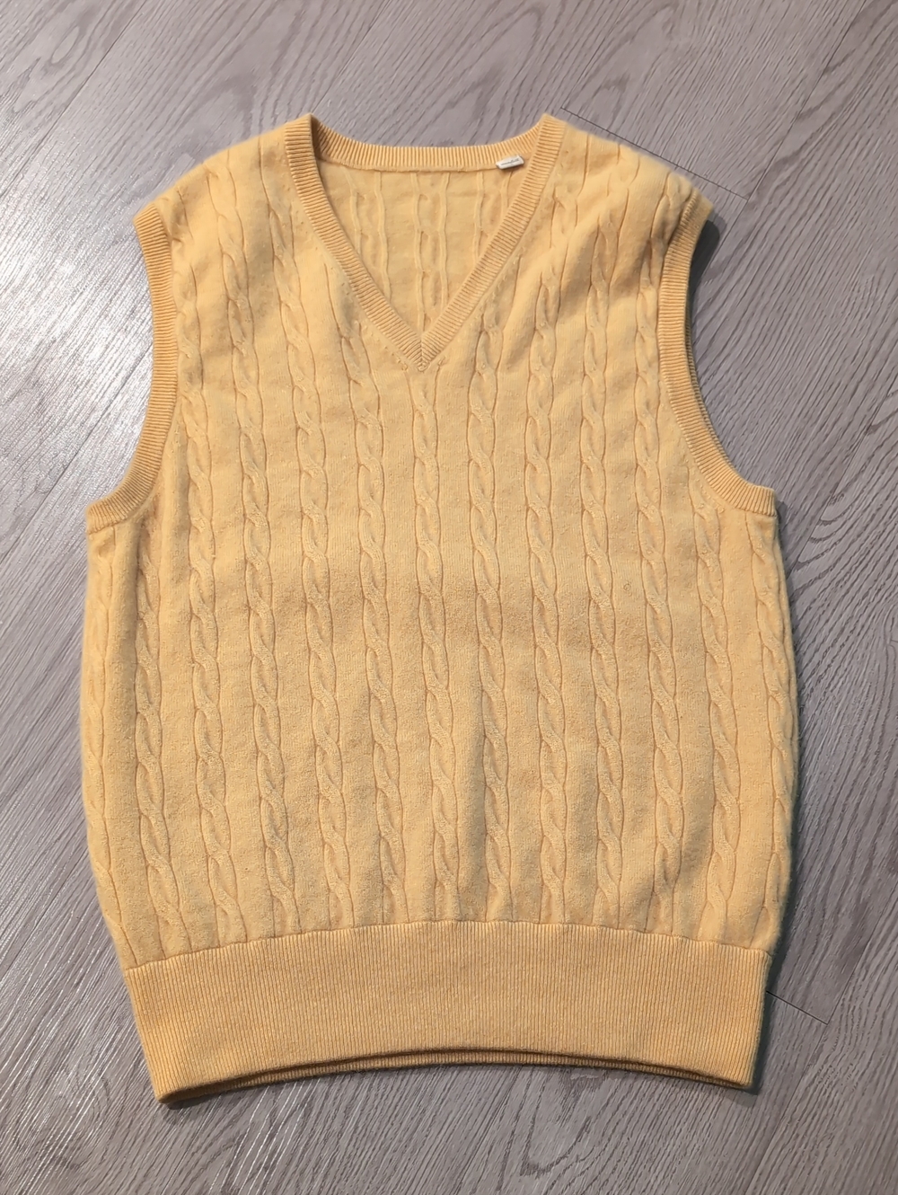 Great Condition Men's 💯 Cashmere Cable Knit V-Neck Sweater (NoSizeTag) Pics